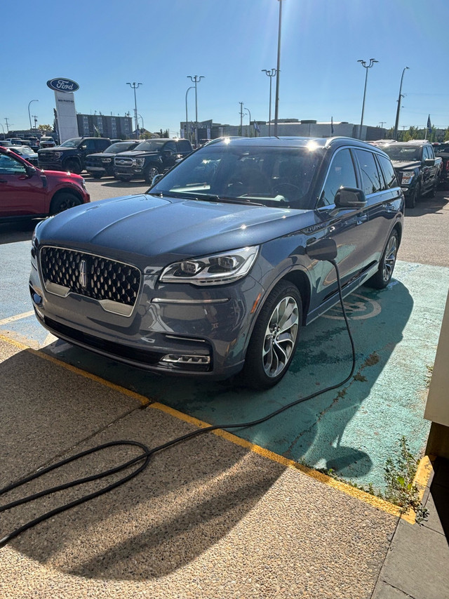 2021 Lincoln Aviator Grand Touring PHEV in Cars & Trucks in Edmonton