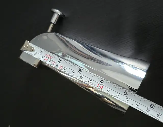 Bathtub Spout - 5 1/4 inches long in Bathing & Changing in Ottawa - Image 4