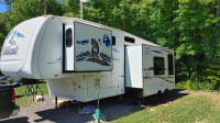 2008 Forest River Wildcat 5th Wheel trailer