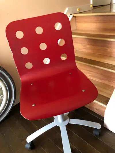 IKEA office chair, pick up in west end if you interested.