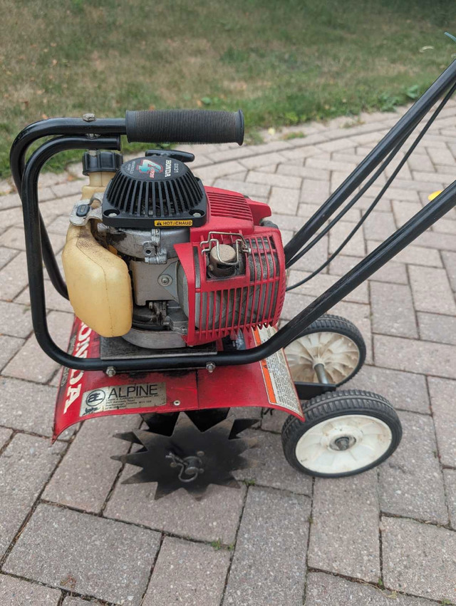 Honda Tiller in Farming Equipment in Markham / York Region - Image 2