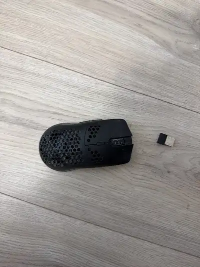 Price is firm cash only This is the first model o wireless Selling because I don’t use it