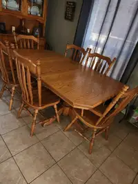 Oak diningroom set 
