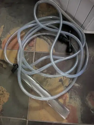 Balayeuse pour aquarium qui se plogue au lavabos, View more