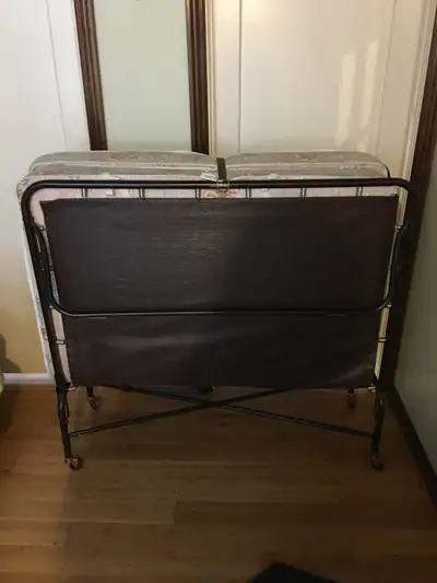 Lit pliant pour la visite, camping..., View more