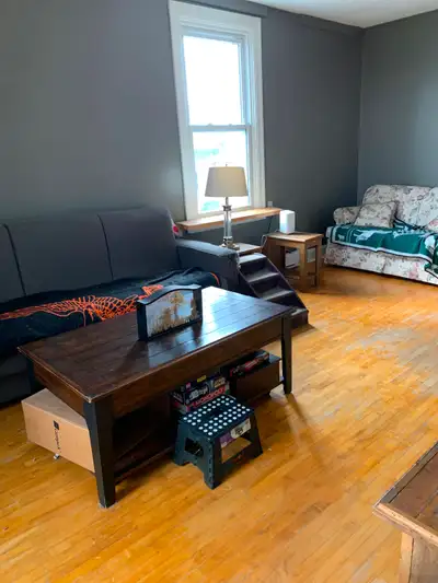 Single private room for rent shared accommodations in bobcaygeon by the trent severn water way locks...
