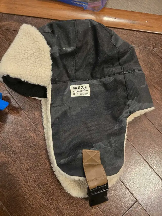 Mexx Hat in Kids & Youth in Calgary - Image 2