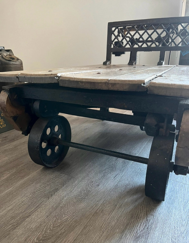 Table de salon balance charbon antique coffee table coal scale  dans Art et objets de collection  à Longueuil/Rive Sud - Image 3
