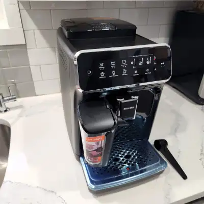 Fully Automatic Espresso Machine – LatteGo Milk System, Touch Di, View more