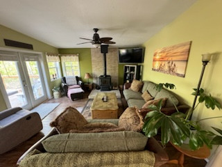 Lake front cabin short term rent in Short Term Rentals in Red Deer - Image 3