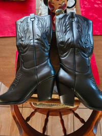 cowgirl boots(brand new) size 7