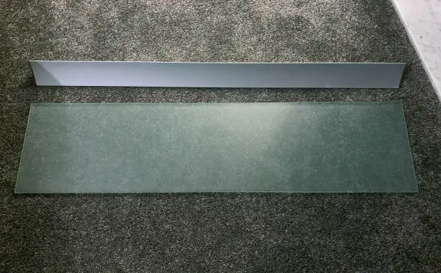 IKEA LJUSDAL Minimalist Frosted Glass Floating Shelf in Home Décor & Accents in Markham / York Region - Image 5