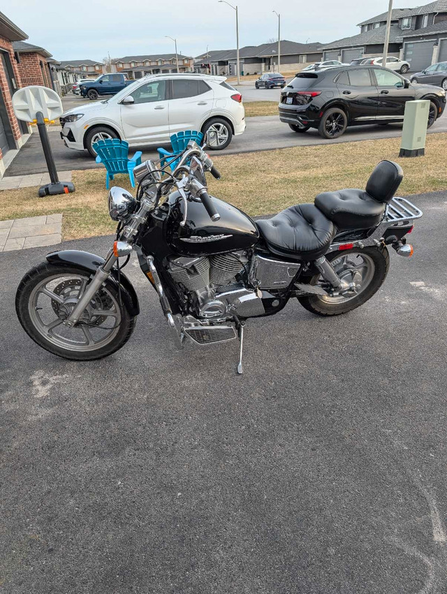 2004 Honda Shadow 1100 in Street, Cruisers & Choppers in Belleville