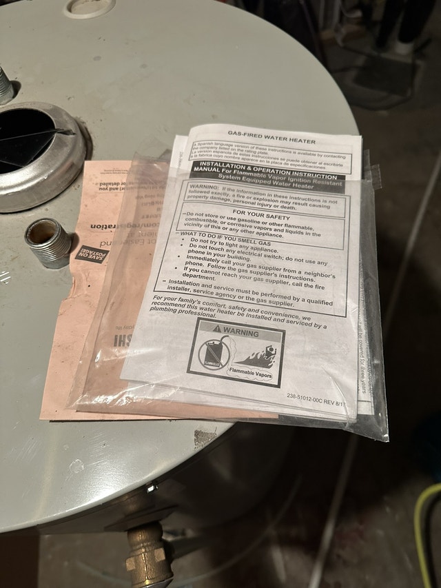 40 Gal Hot Water Tank Plumbing, Sinks, Toilets & Showers Edmonton