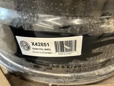 These fit most Lexus/Toyota models and some newer model Subarus. Brand new condition. Willing to tra...