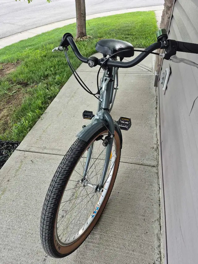26 Huffy Cruiser bike in Cruiser, Commuter & Hybrid in Calgary - Image 6