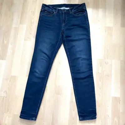 Joe Fresh Woman’s Size 29/8 Jeans, View more