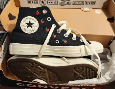 Women's Converse, Size 8, View more