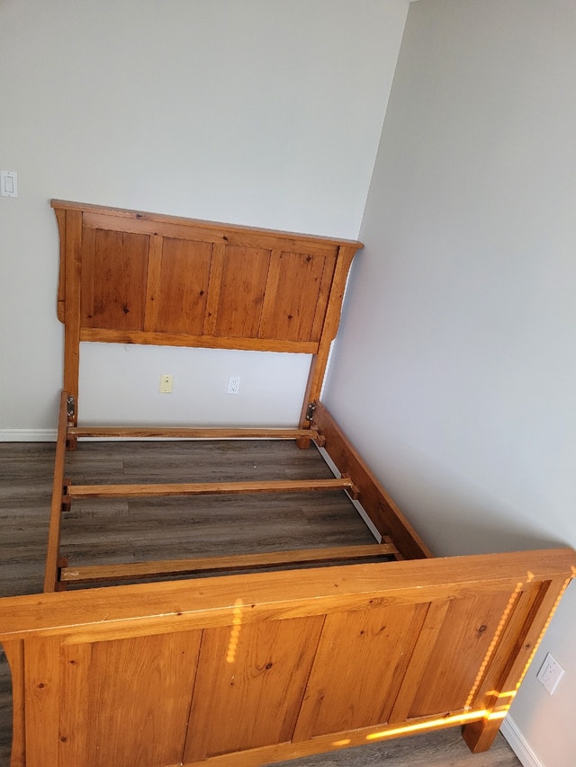 Solid Wood Bedframe Includes Box Spring fits a Double Beds