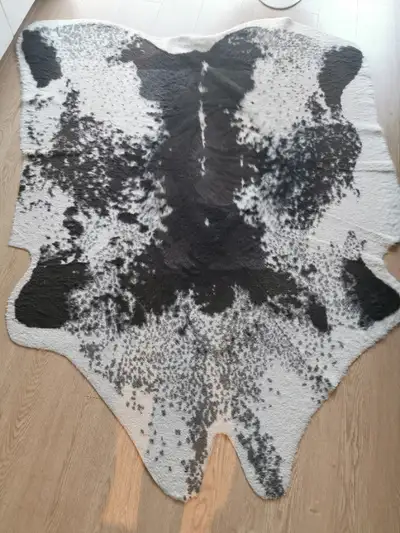 Area Rug Perfect Condition, View more