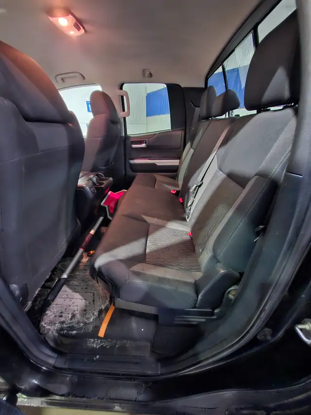 Toyota Tundra Double Cab 2014 in Auto Body Parts in Lévis - Image 9