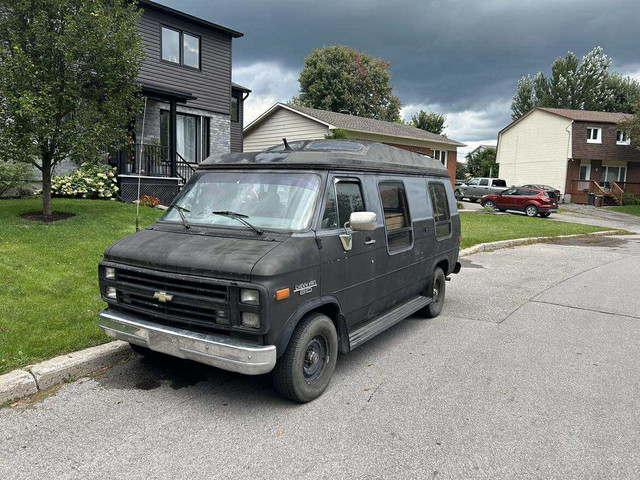 Chevrolet G20 - 1986 dans VR et caravanes  à Ville de Montréal
