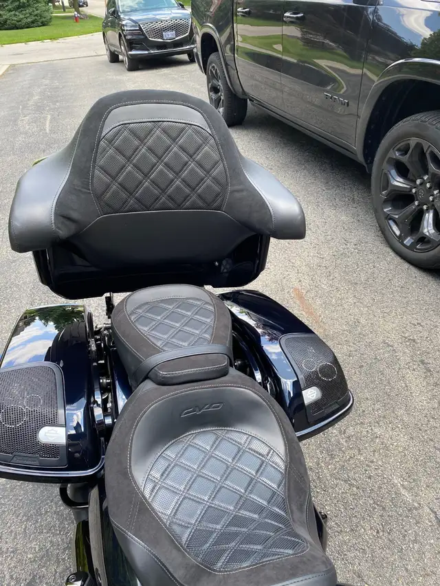 2022 Harley Davidson Street glide CVO in Sport Touring in Mississauga / Peel Region - Image 5