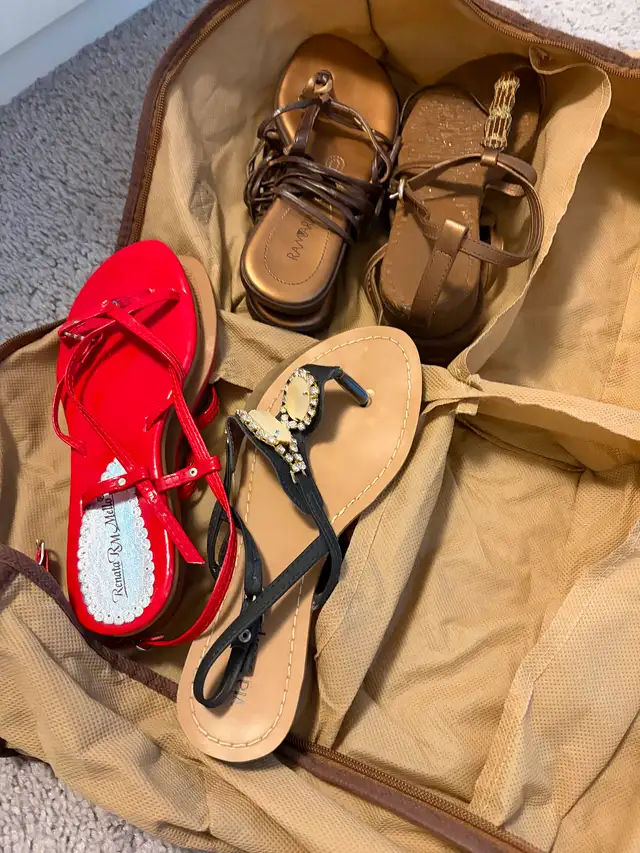 Women’s summer sandals in Women's - Shoes in Edmonton - Image 2