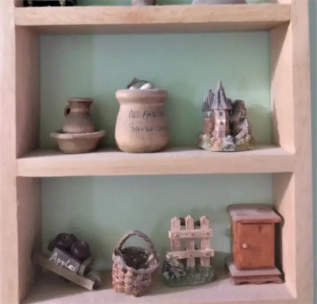 Wooden Shelf and Miniatures in Home Décor & Accents in Mississauga / Peel Region - Image 4