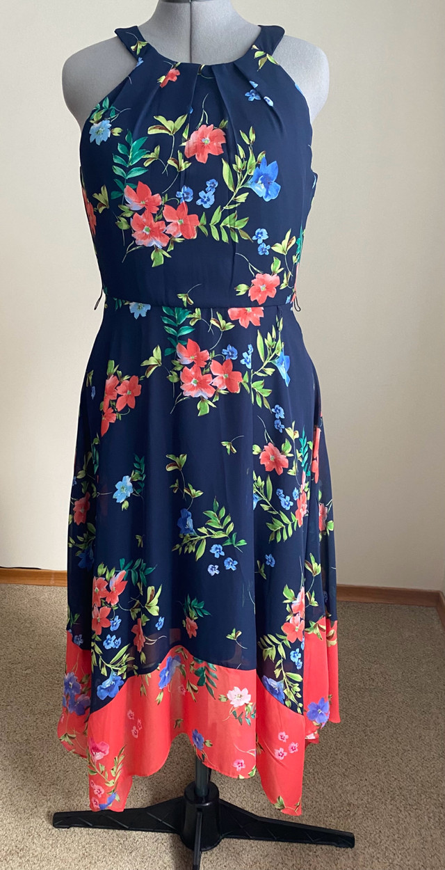 Women’s Dress  Size 10 Large in Women's - Dresses & Skirts in City of Toronto
