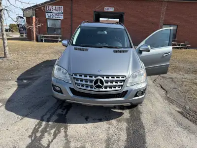 VUS 2010 MERCEDES ML350 BLUETEC TRÈS PROPRE TRÈS BONNE CONDITION MOTEUR Diesel V6 3.0L turbo. Refait...