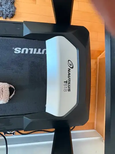 Brand: Nautilus Tapis roulant repliable T618 de Nautilus Raison de la vente, déménagement. Très peu...