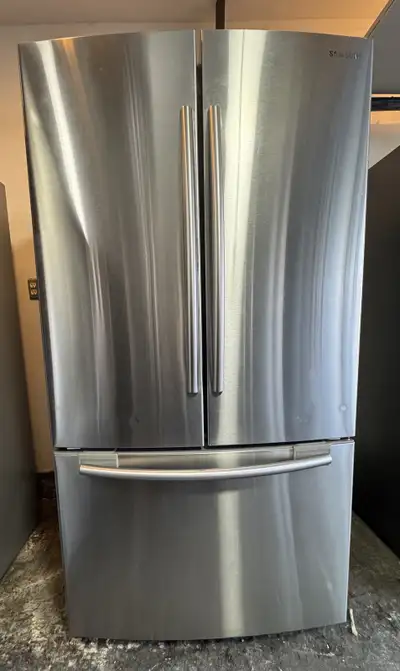Big Samsung fridge with ice - delivery , View more