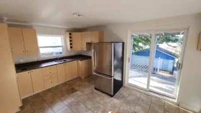 4 ½ à louer – Valleyfield (centre-ville) Logement lumineux au 2e étage d’un duplex, très bien situé...