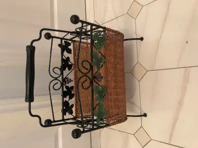 Woven Metal Frame Magazine / Newspaper Rack, View more