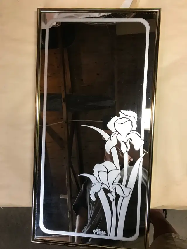 Mirror Decorative Wall in Home Décor & Accents in Edmonton - Image 2