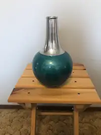 Vase with stainless and teal 