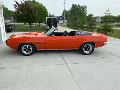 Possibly the nicest 69 firebird 400 ho Convertable high end driver left in existence no money was sp...
