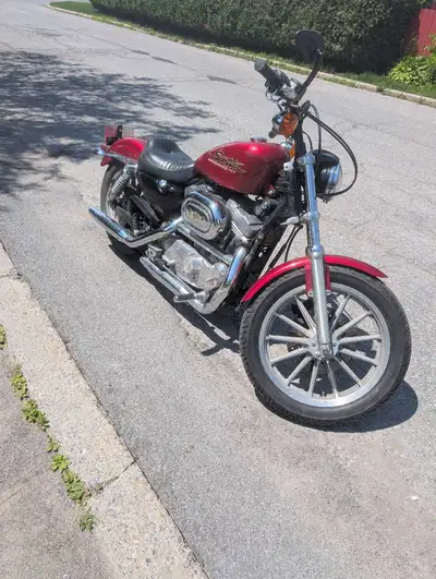Harley Davidson sportster 1998 xl 883 Changement d'huile fait Pneu avant neuf 15500km