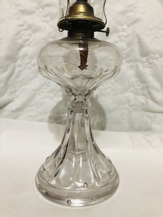 21” tall 1920-30s Eagle Oil lamp in Arts & Collectibles in Oshawa / Durham Region - Image 3