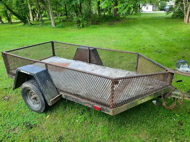 small trailer with winch in Cargo & Utility Trailers in St. Catharines - Image 3