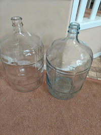 2X18.9L solid glass carboys