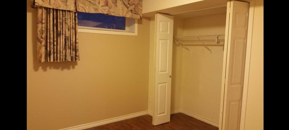 beautiful walkout lake view basement for rent 3