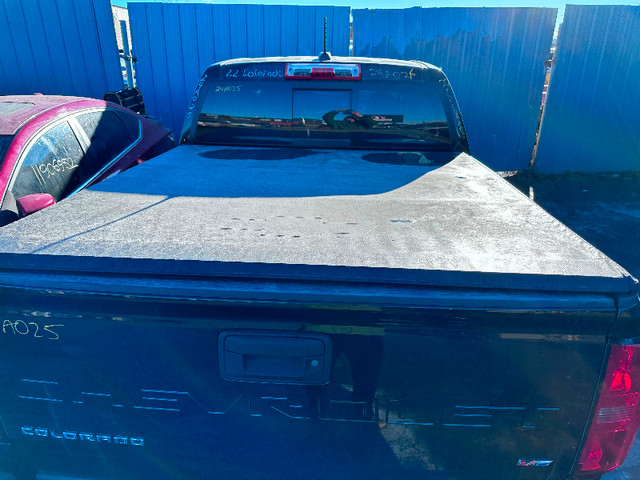 Tonneau Cover for 2015-2023 Chev Colorado 5.2ft box in Other Parts & Accessories in Edmonton - Image 4