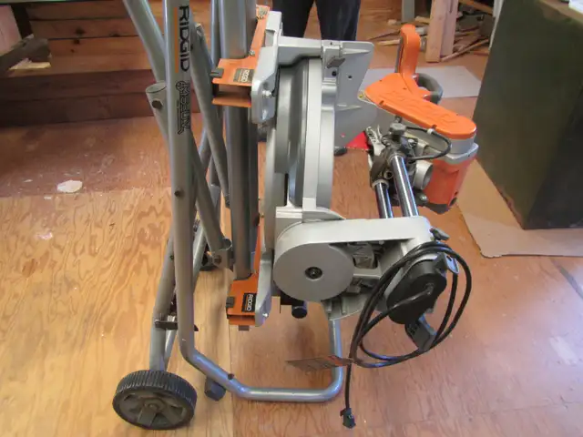 RIGID – 12 inch Sliding Compound Miter Saw/Utility Vehicle in Power Tools in Muskoka - Image 3
