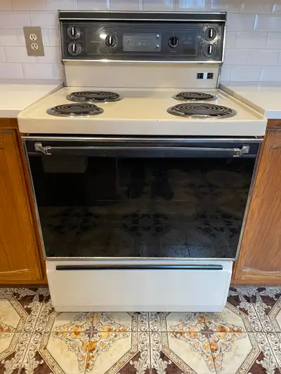Type de surface de cuisson: Spirale Nombre de brûleurs: 4 Nombre de fours: 1 Type: Manuel Capacité (...
