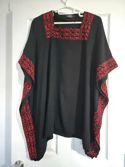 Palestinian butterfly style embroided blouse. Good for S/M