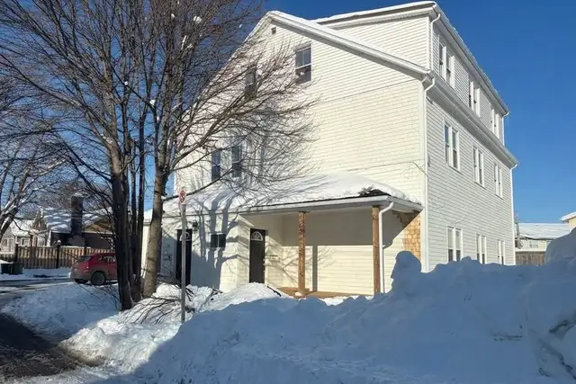 3 Bedroom Apartment - Downtown Charlottetown in Long Term Rentals in Charlottetown - Image 11