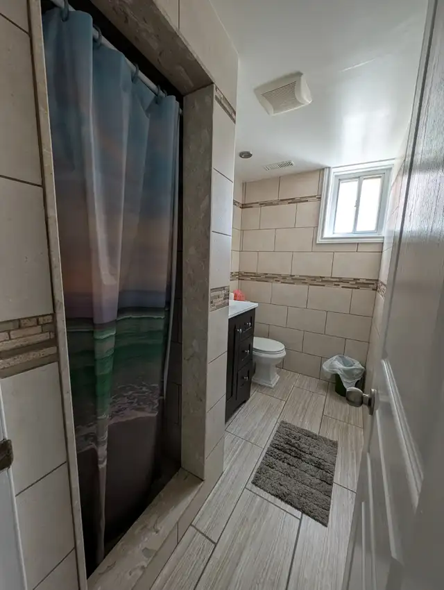 Room for Rent (Yorkdale) - Males Only in Room Rentals & Roommates in City of Toronto - Image 3
