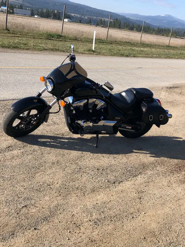 Honda stateline Cruiser Motorcycle in Street, Cruisers & Choppers in Penticton - Image 3